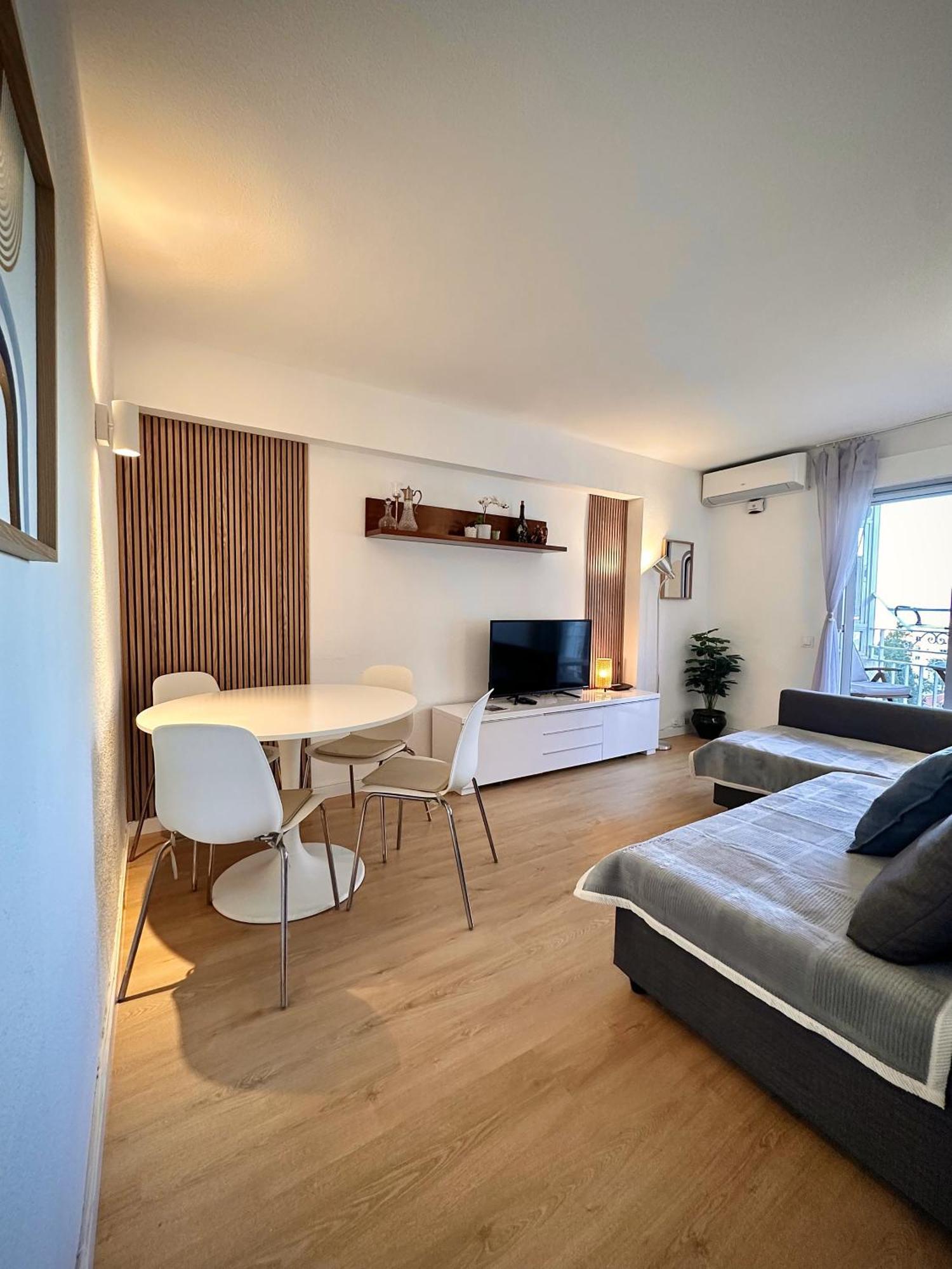Appartement 2 Bedrooms And 2 Bathrooms With Sea View At Piscis Arroyo Benalmádena